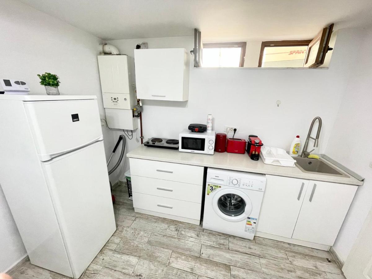 Temple 4 Apartment บูคาเรสต์ ภายนอก รูปภาพ